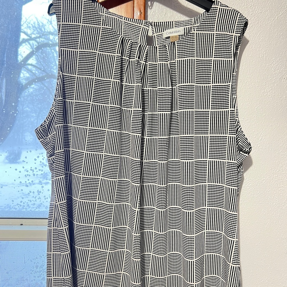 Calvin Klein Black and White Geometric Blouse